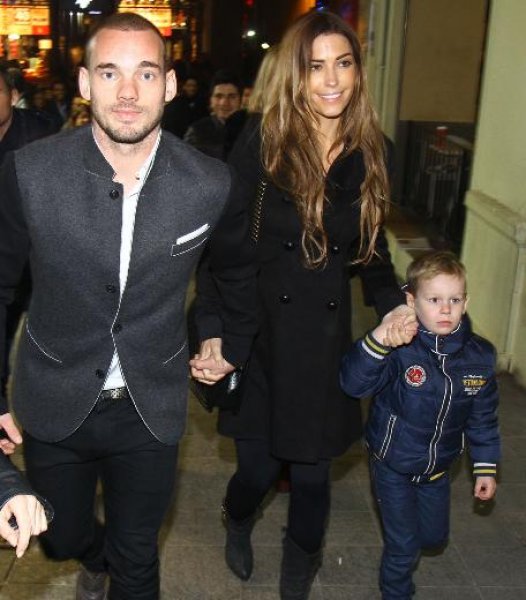 Sneijder oğlunun adını dövme yaptırdı