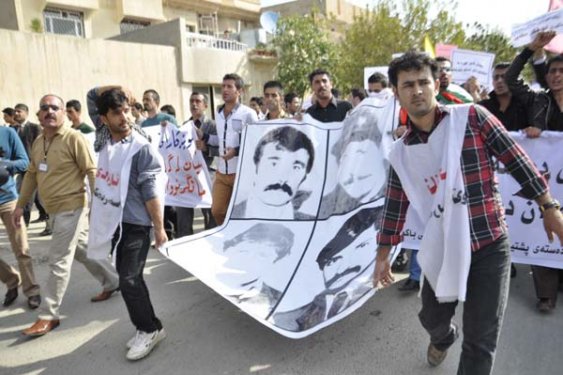 Kuzey Iraklı kürtler Türk bayrağı yaktı