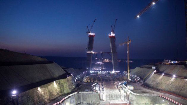 3. Köprü'de kuleler eşitlendi