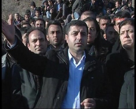 Uludere'de ölenler son yolculuğuna uğurlandı