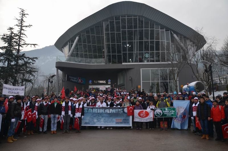 Uludağ'da pistler acemi kayakçılarla doldu