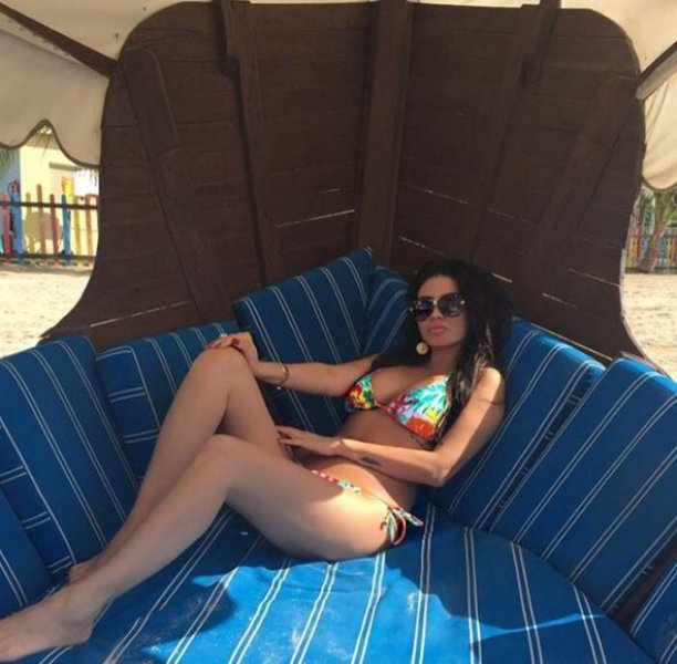 Ebru Polat kapak kızı oldu 