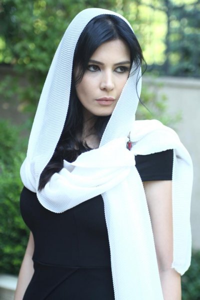 Hatice Şendil ile Burak Sağyaşar'ın heyecanlı bekleyişi