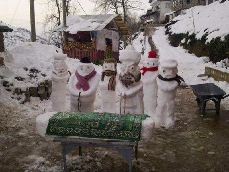 Kardan yapılan ilginç heykeller 