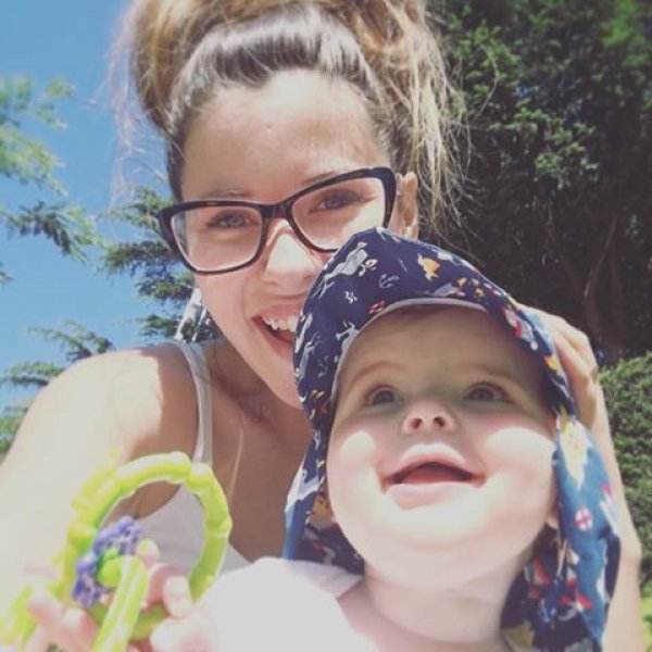 Güzel oyuncu İpek Usta doğum için gün sayıyor