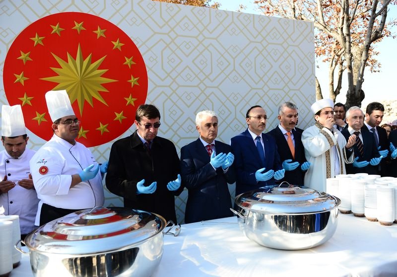 Cumhurbaşkanı Erdoğan'dan Mehmetçiğe aşure