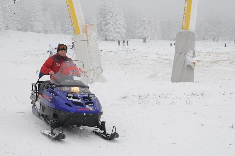 Uludağ'da pistler acemi kayakçılarla doldu