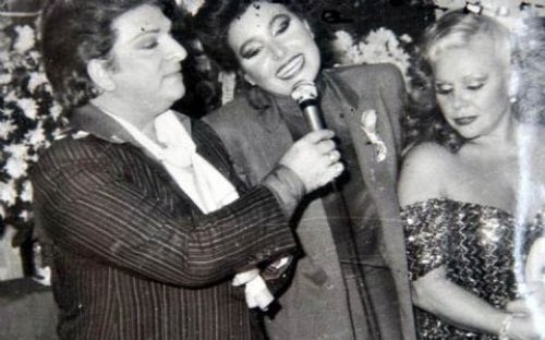 Bülent Ersoy ve Zeki Müren dudak dudağa