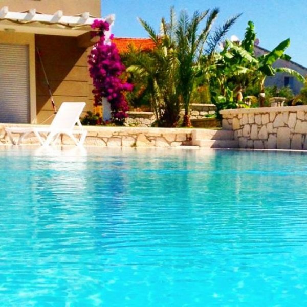 Emre Altuğ'dan Çağla Şikel'e 'öksüz kaldım' iması