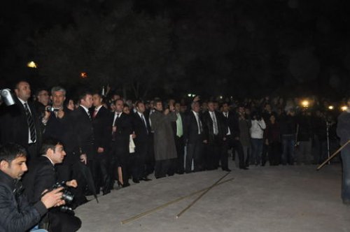 Egemen Bağış'a yumurtalı saldırı