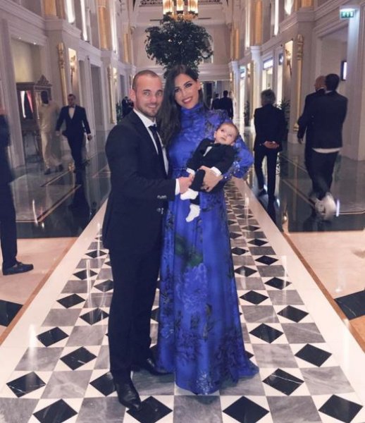 Sneijder oğlunun adını dövme yaptırdı