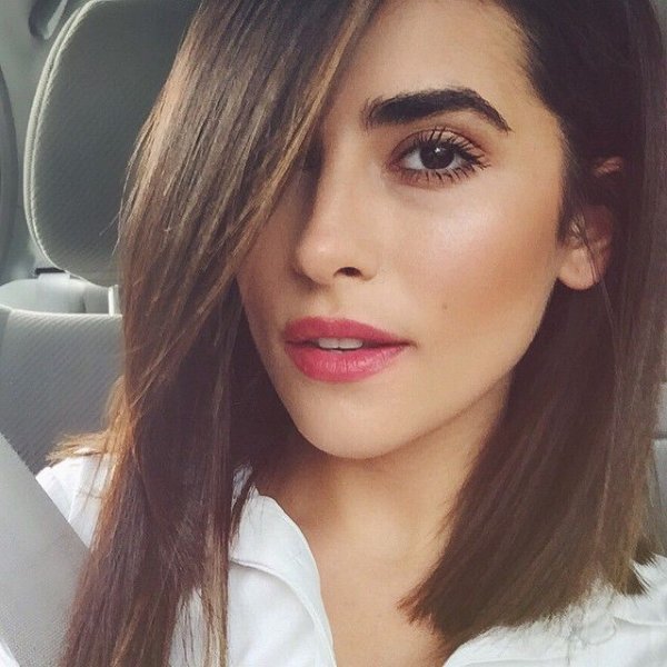 Kürt kızı Sazan Barzani