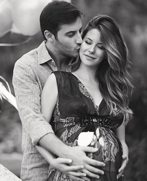 Güzel oyuncu İpek Usta doğum için gün sayıyor