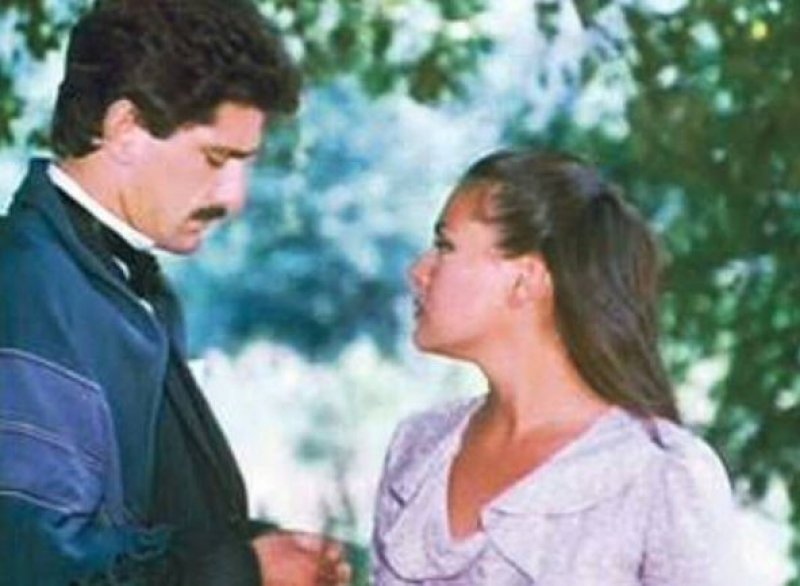 Aydan Şener bikinili fotoğrafını paylaştı