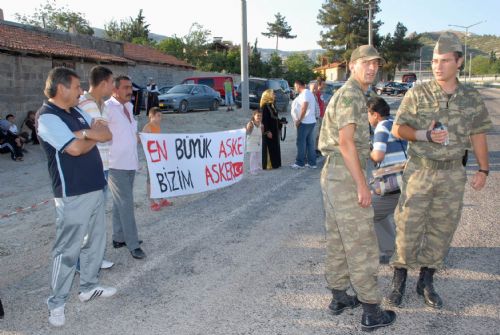 Bilal Erdoğan teskere aldı