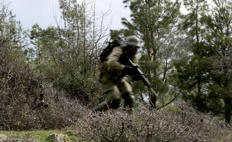 TSK'nın özel timinden nefes kesen görüntüler
