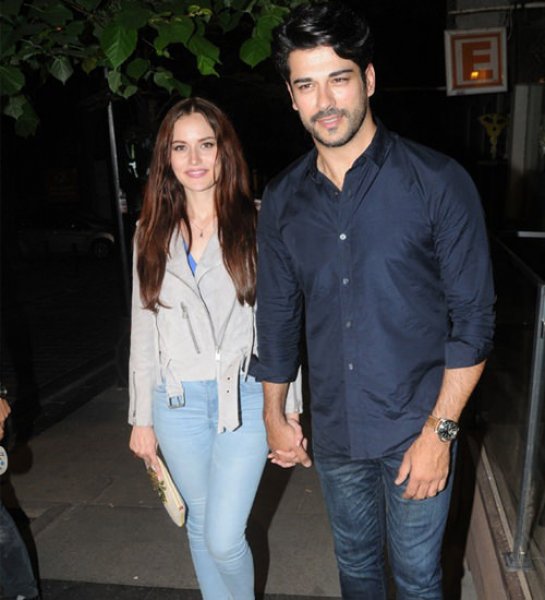 Burak Özçivit ile Fahriye Evcen'in nişanından yeni fotoğraflar