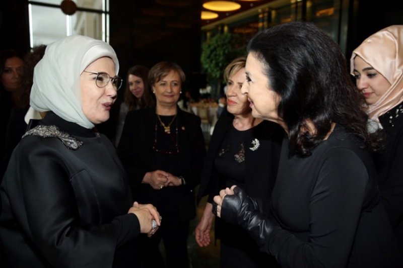 Emine Erdoğan ünlü isimleri Külliye�de ağırladı