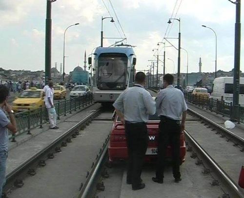 Karaköy'ü karıştıran BMW