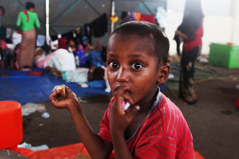 Endonezya 582 Rohingyalı göçmeni kabul etti