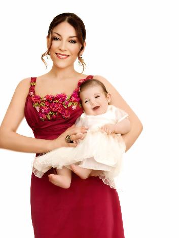 Aşkın Nur Yengi'nin Nazlı'sı