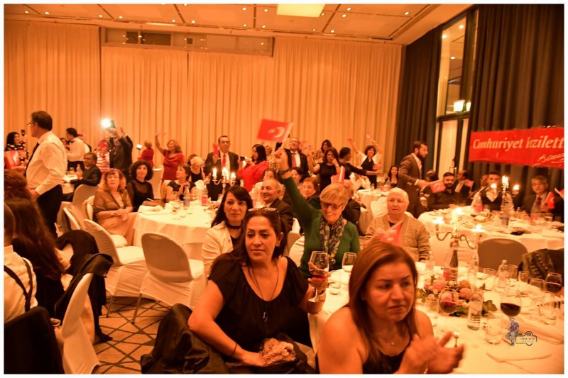 CHP'liler Berlin'de 29 Ekim'i kutladı