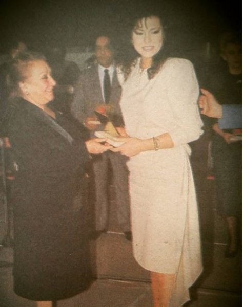 Aydan Şener bikinili fotoğrafını paylaştı