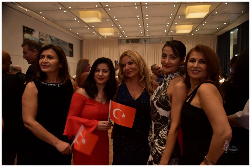 CHP'liler Berlin'de 29 Ekim'i kutladı