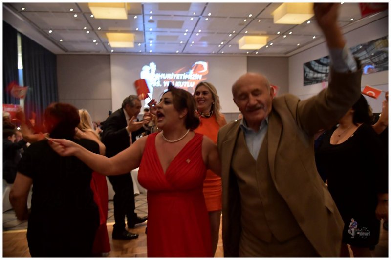 CHP'liler Berlin'de 29 Ekim'i kutladı