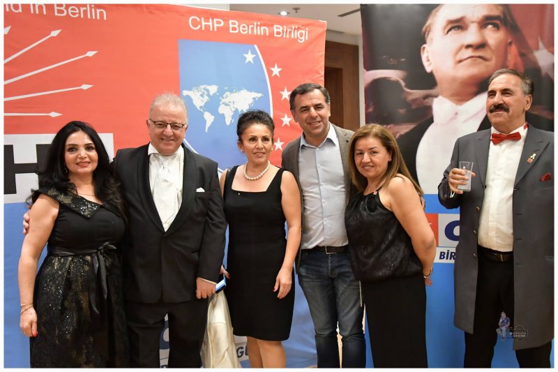 CHP'liler Berlin'de 29 Ekim'i kutladı