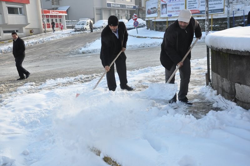 Doğu'da kar yağışı etkili oldu
