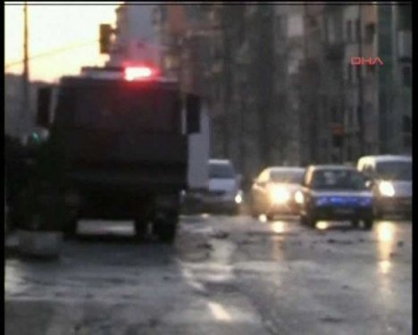 BDP'liler Taksim'i savaş alanına çevirdi