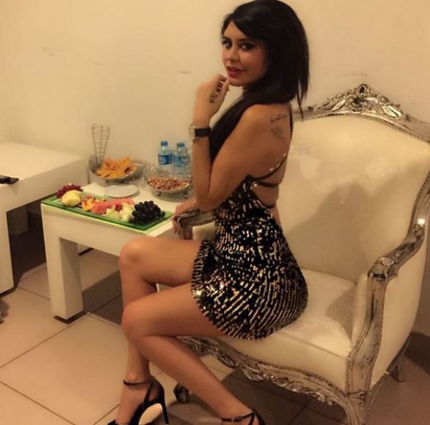 Ebru Polat kapak kızı oldu 