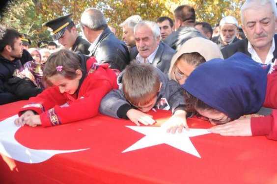 Pervari şehidin oğlu: Hani ağlamak yoktu