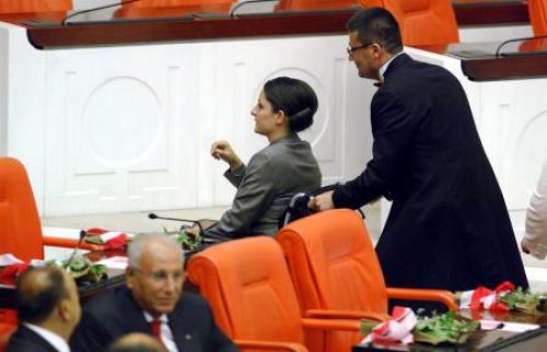 Şafak Pavey'in Meclis'te zor anları