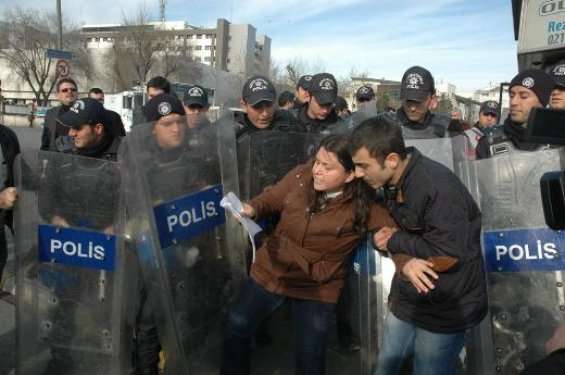 DHKP-C gözaltılarını protesto etmek isteyenlere müdahale