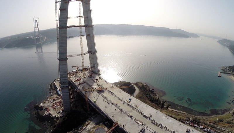 3. Köprüye ilk çelik tabliyeler yerleştirildi