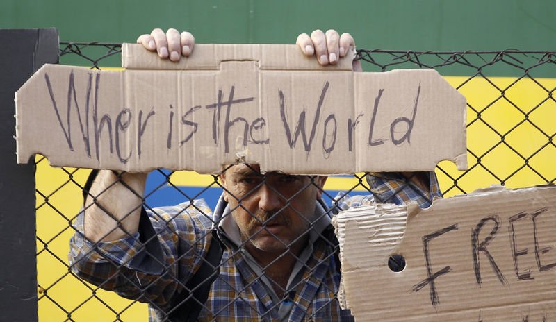 Macaristan'da mülteciler trenlere akın etti