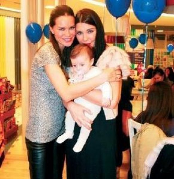 Deniz Akkaya: Kızımın kordonunu kendim kestim