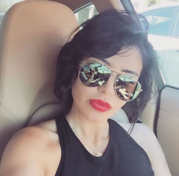 Ebru Polat kapak kızı oldu 