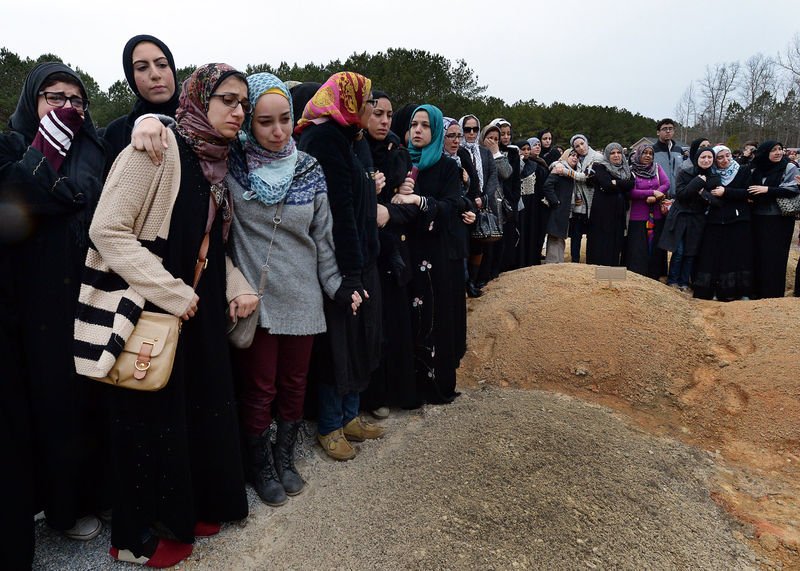 ABD'de öldürülen 3 Müslüman genç toprağa verildi