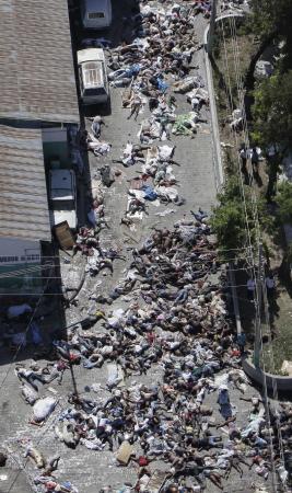 Haiti'de açık hava mezarlığı