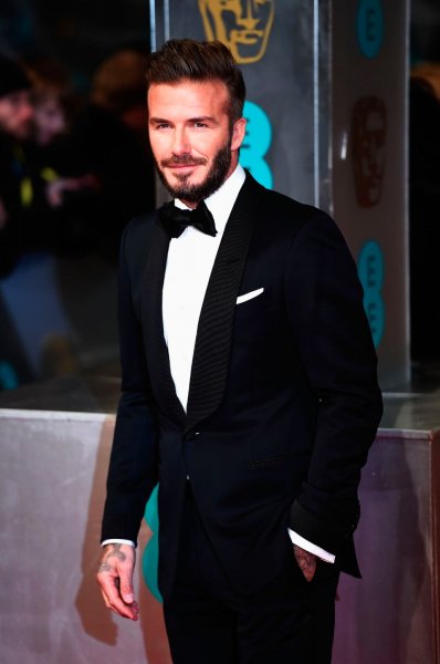 Yaşayan en seksi erkek seçilen ünlü isimler 