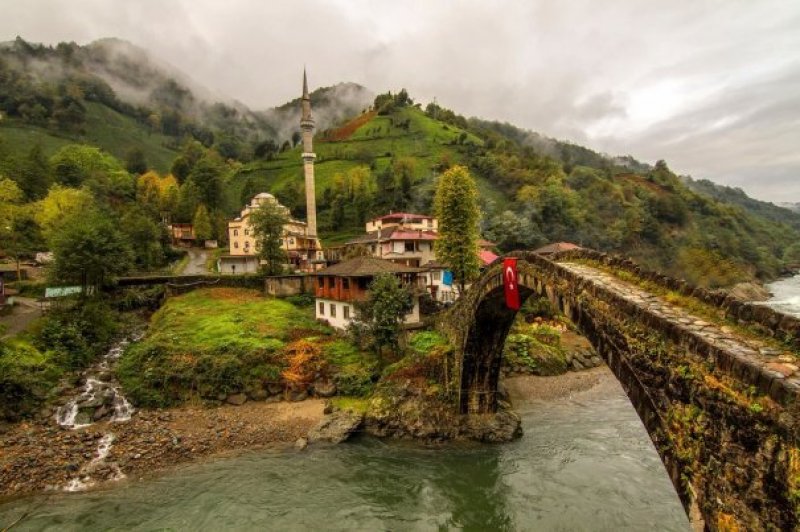 Tarihe tanıklık eden köprüler