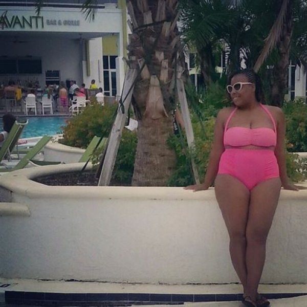 Kilolu kadınların "fatkini" çılgınlığı