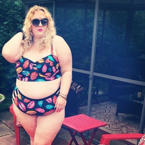 Kilolu kadınların "fatkini" çılgınlığı