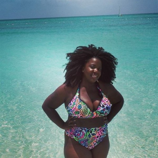 Kilolu kadınların "fatkini" çılgınlığı