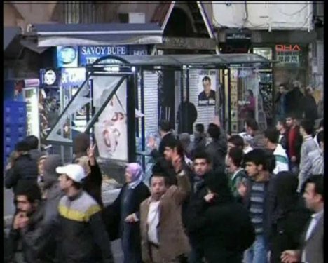 BDP'liler Taksim'i savaş alanına çevirdi