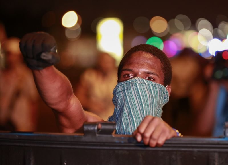 Amerika'da gözaltına alınan muhabirin fotoğrafladığı anlar