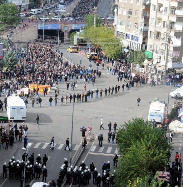 HDP'nin çağrısıyla Kobani'ye destek için toplandılar